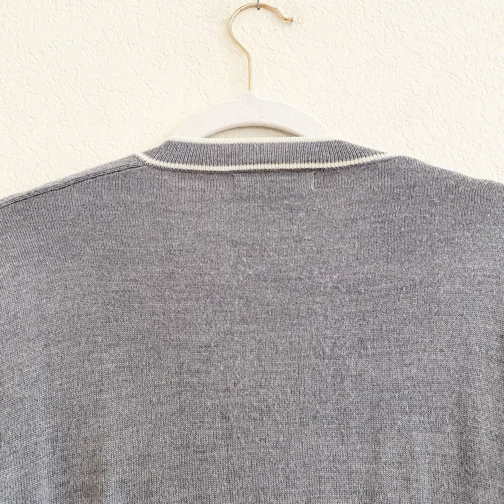 Banana Republic Men’s V-neck Slim Fit Merino Wool Gray Sweater‎ Large